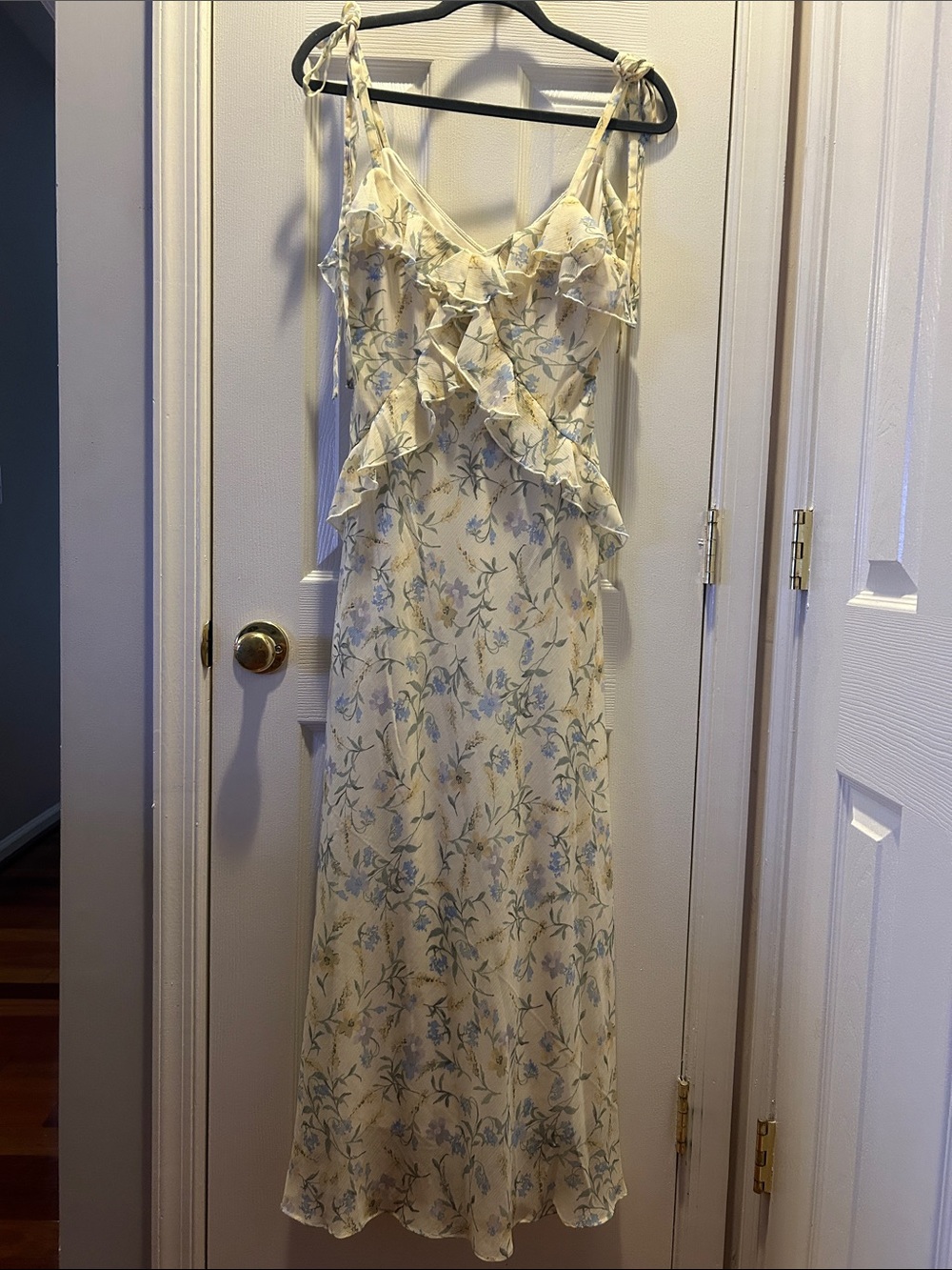TAYLOR Floral Ruffle Slip Dress in Cream and Blue SIZE 6